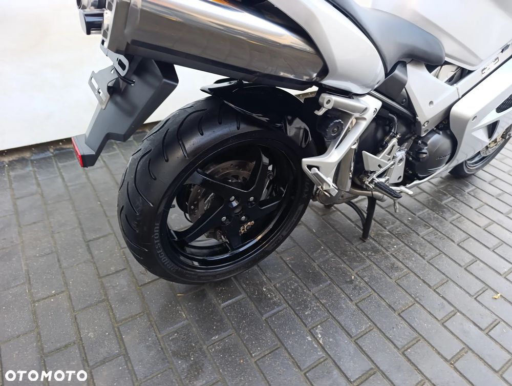 Honda VFR - 24