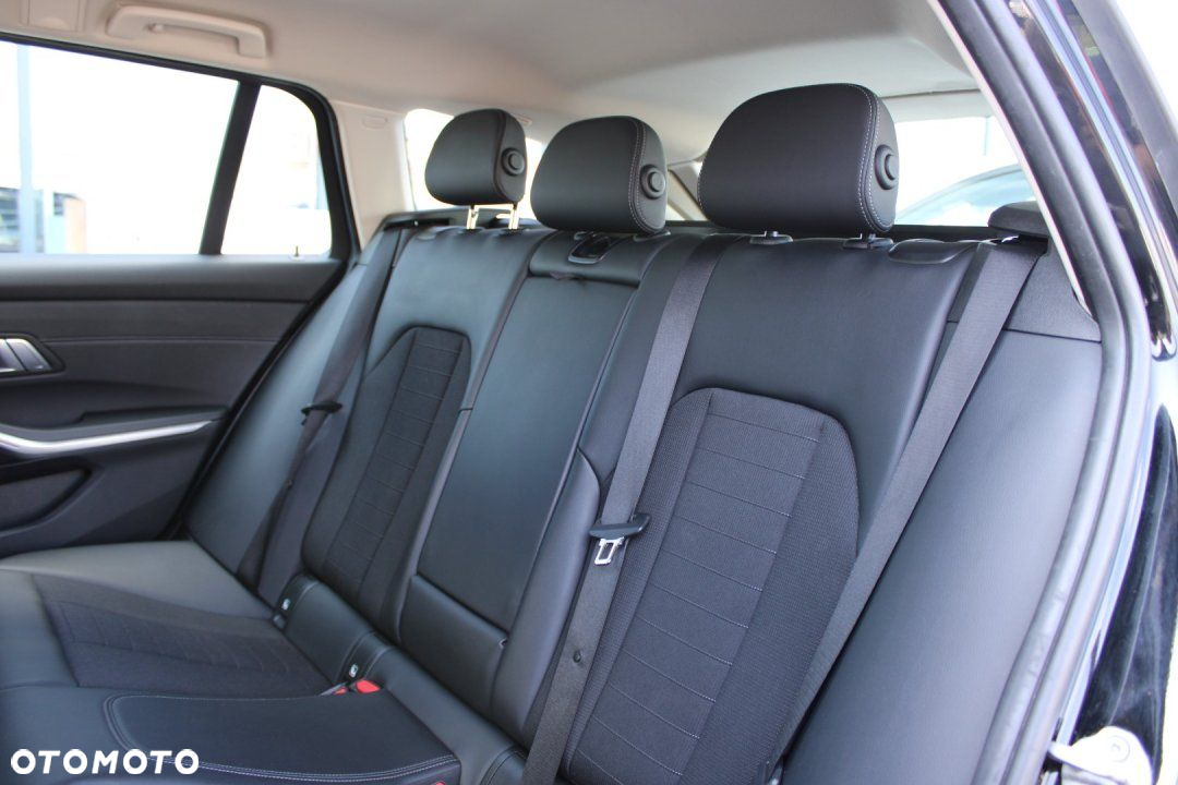 BMW Seria 3 - 22