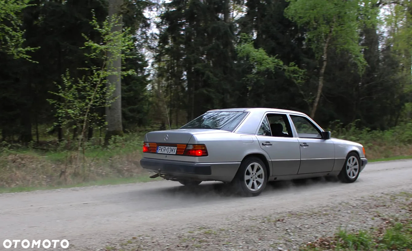 Mercedes-Benz W124 (1984-1993) - 13