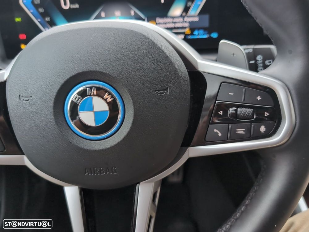 BMW 330 e Pack Desportivo M Auto - 24