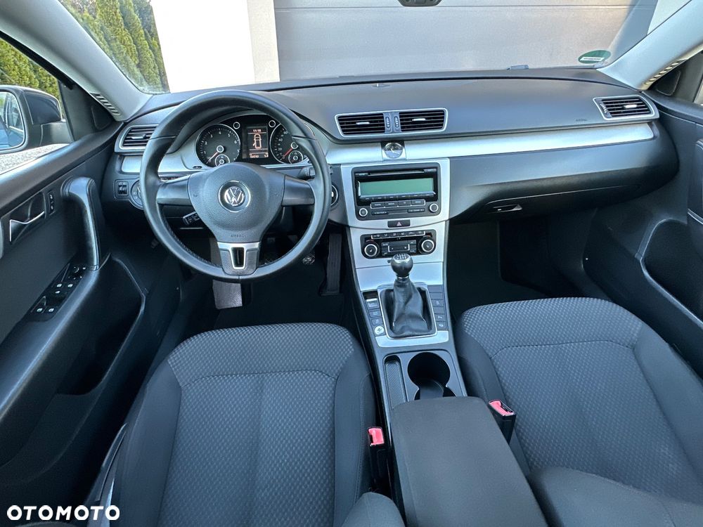 Volkswagen Passat - 30
