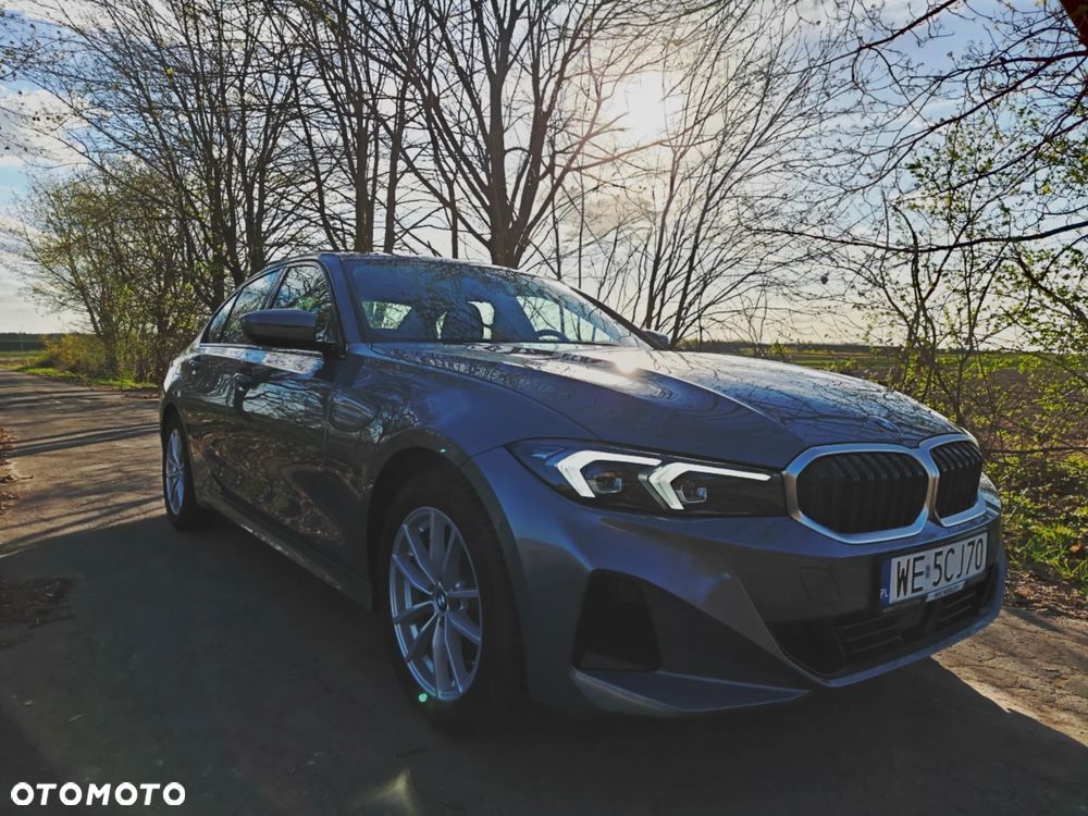 BMW Seria 3 320d xDrive mHEV - 4