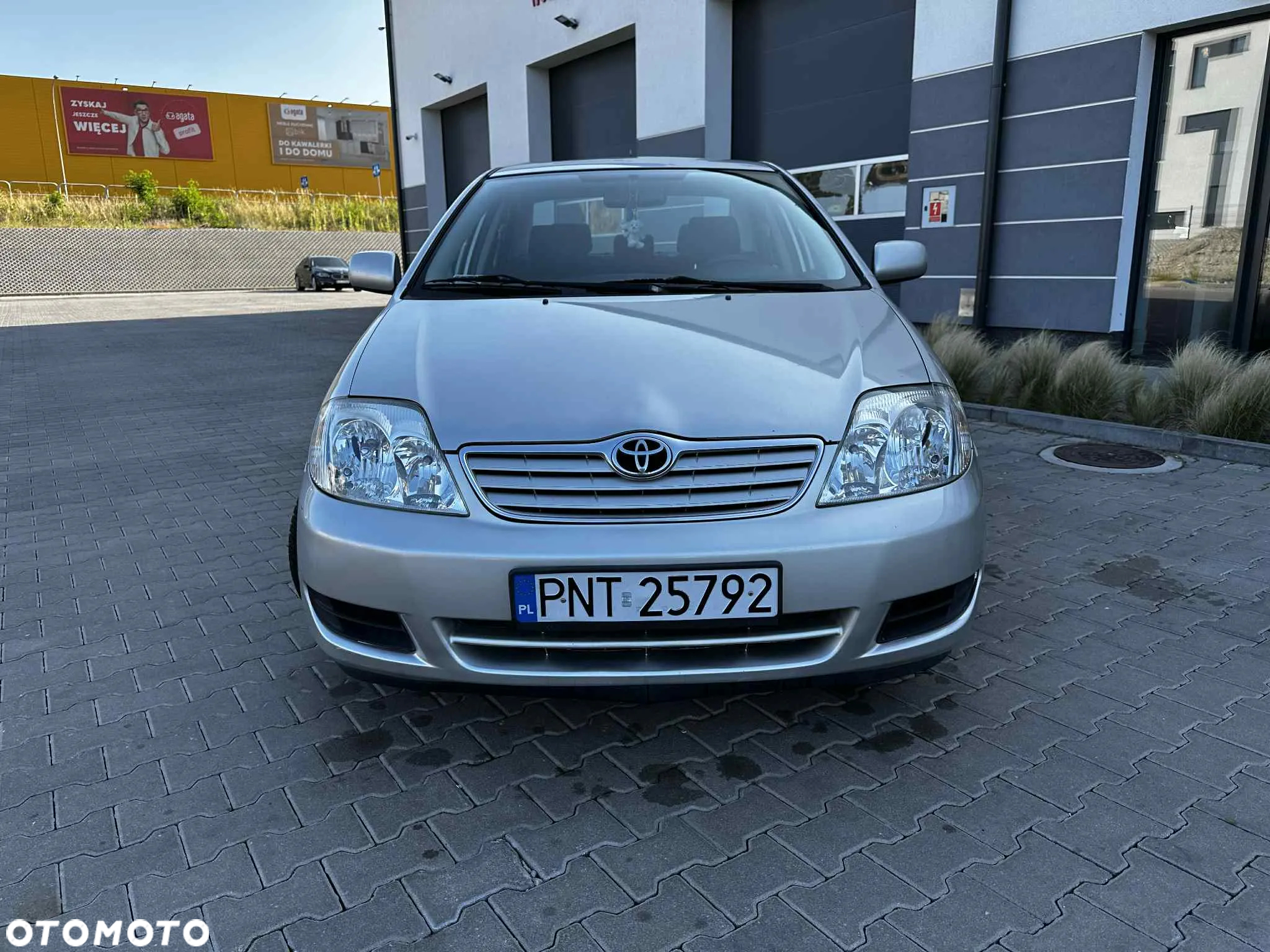 Toyota Corolla - 2