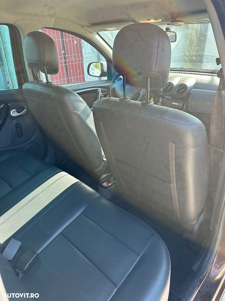 Dacia Duster 1.6 4x2 Laureate - 9