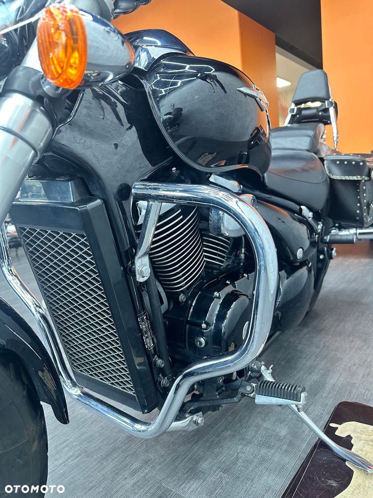 Suzuki Intruder - 22