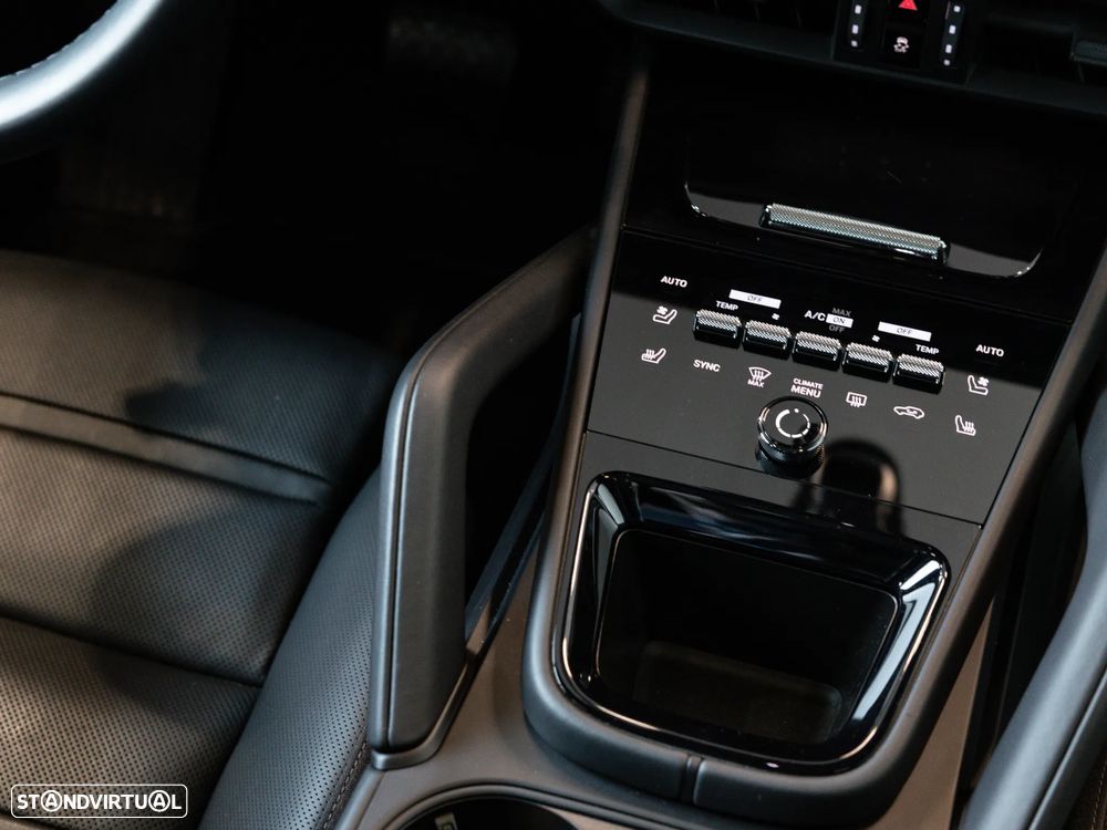 Porsche Cayenne Coupé E-Hybrid - 33