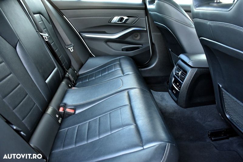 BMW Seria 3 320d xDrive Aut. Luxury Line - 23