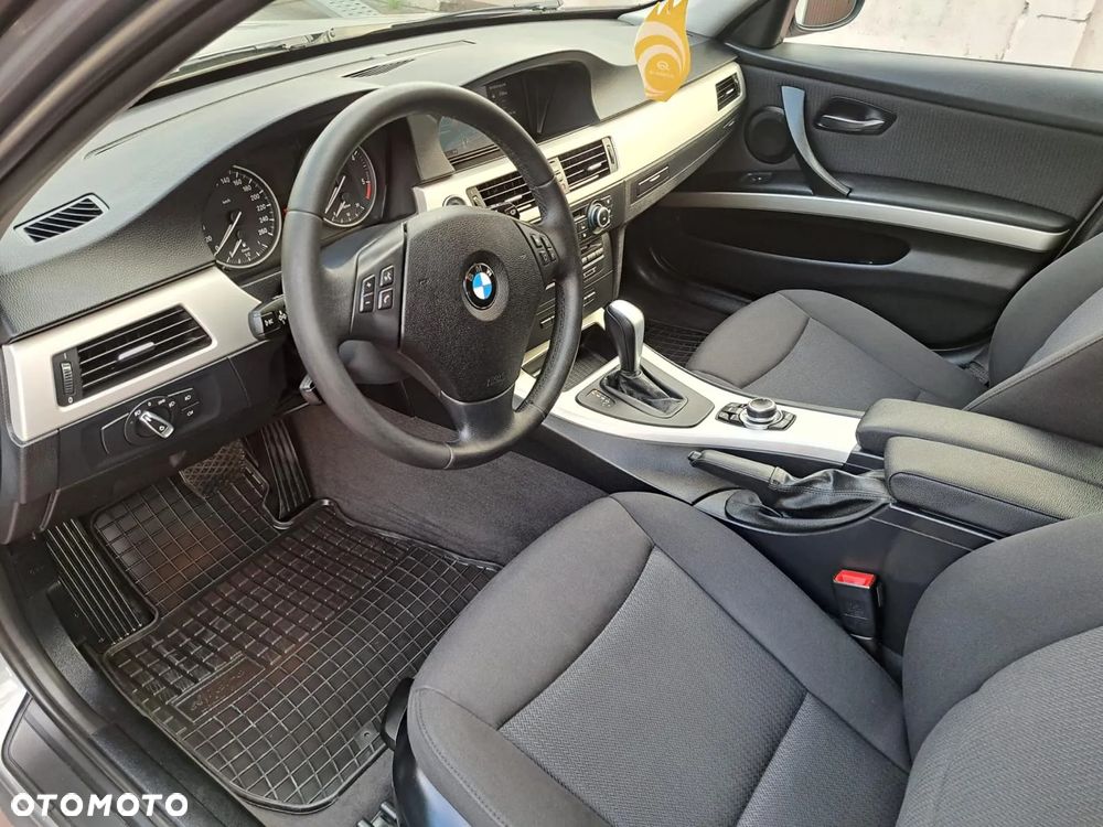 BMW Seria 3 318d DPF Touring Edition Exclusive - 9