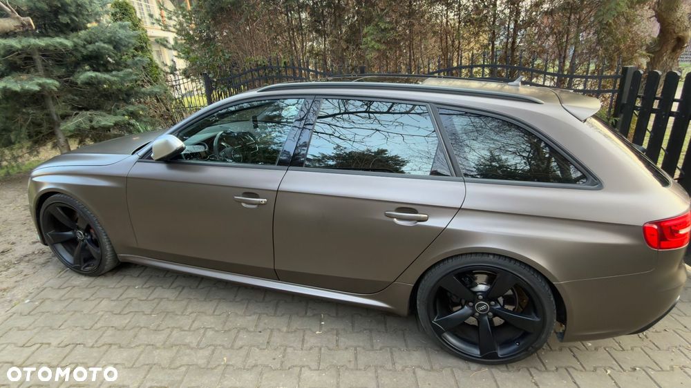 Audi RS4 Avant - 6