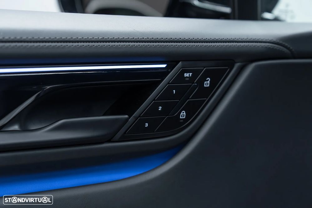 Porsche Macan Standard - 30