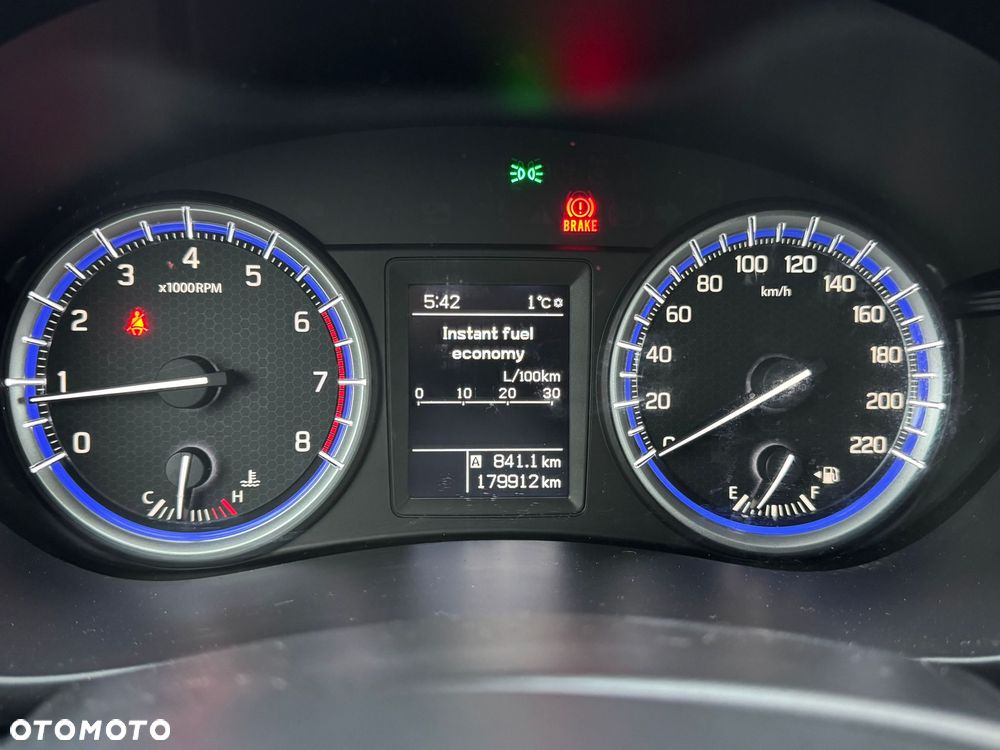 Suzuki SX4 1.6 Premium - 11