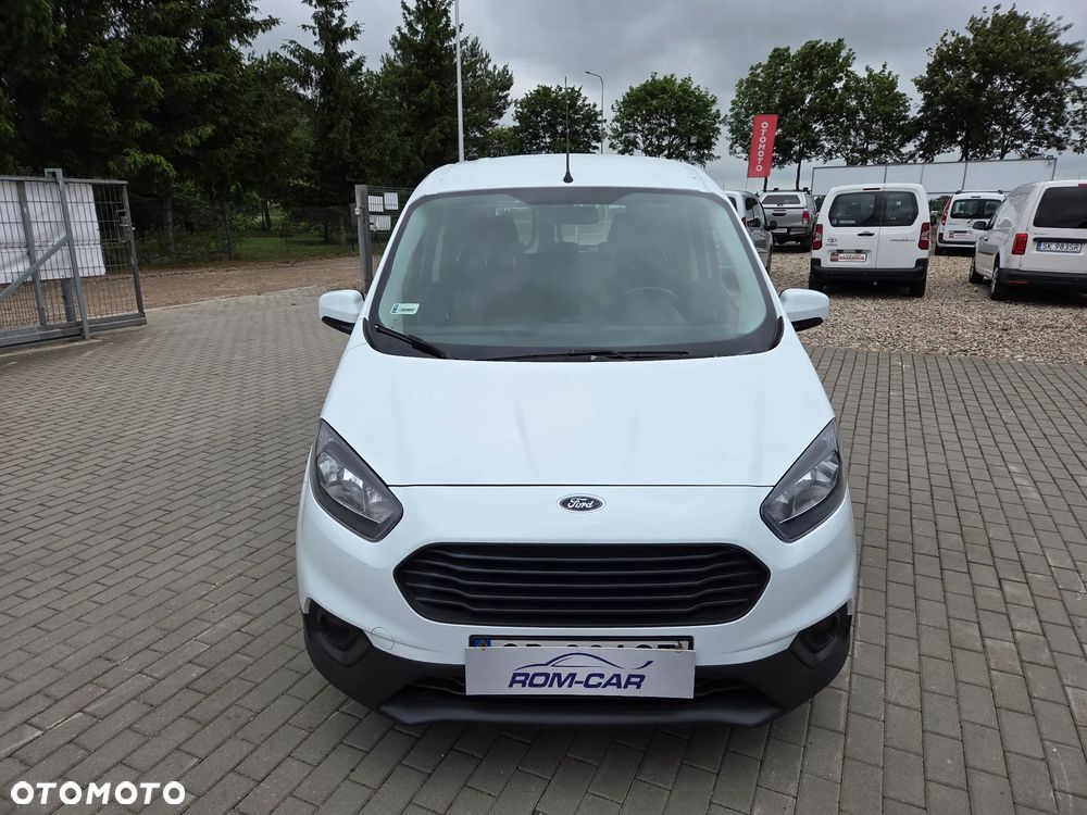 Ford Transit Courier - 10