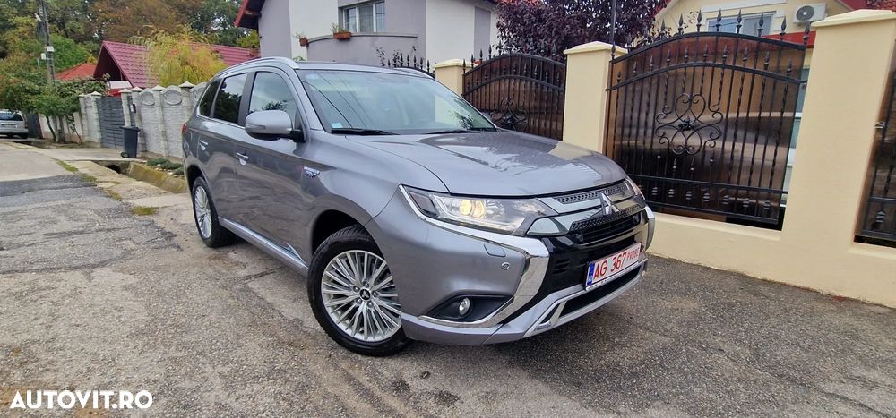Mitsubishi Outlander 2.4 4WD Plug-In Hybrid Diamant - 2