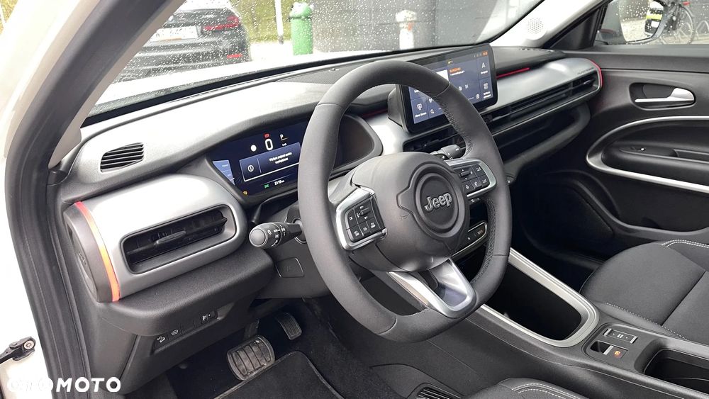 Jeep Avenger ver-1-2-t3-mhev-summit-fwd-edct6 - 9
