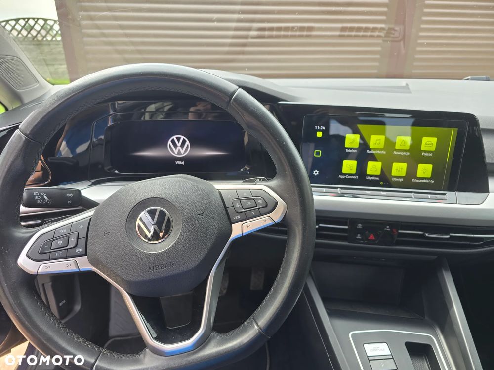Volkswagen Golf - 8