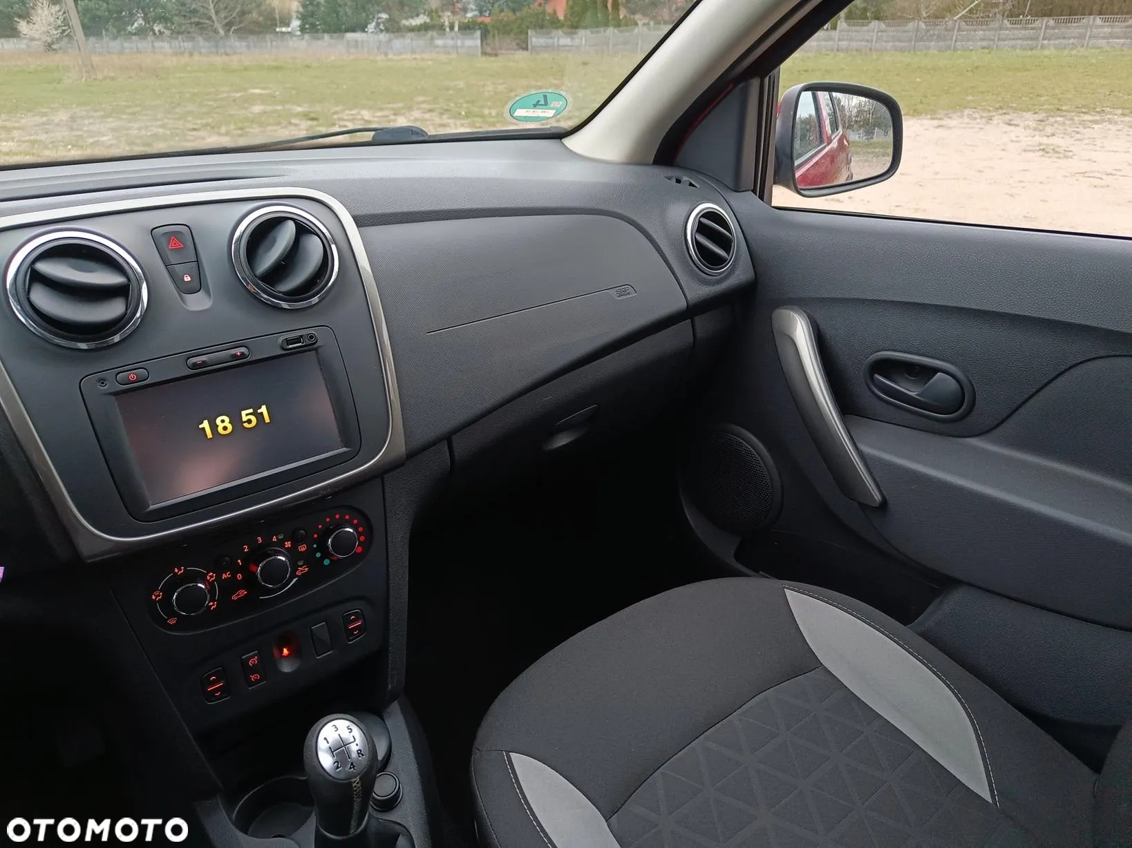 Dacia Sandero Stepway TCe 90 Prestige - 33