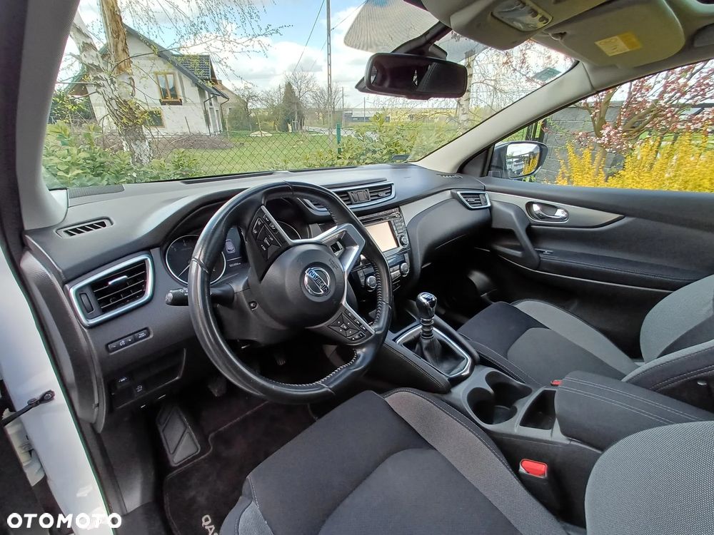 Nissan Qashqai 1.2 DIG-T N-Connecta EU6 - 6