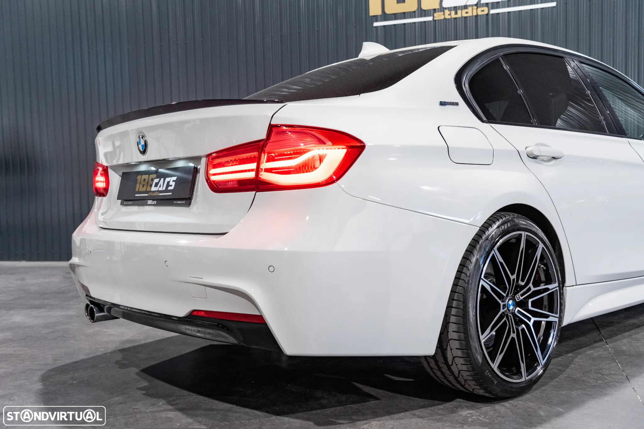 BMW 330 e iPerformance Pack M - 52