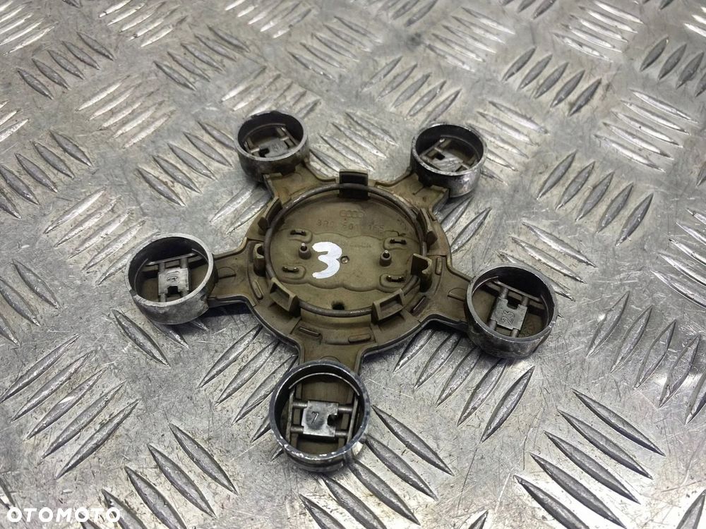 DEKIELEK KOŁPAK EMBLEMAT FELGI AUDI A4 A5 A6 A8 Q5 8R0601165 - 11