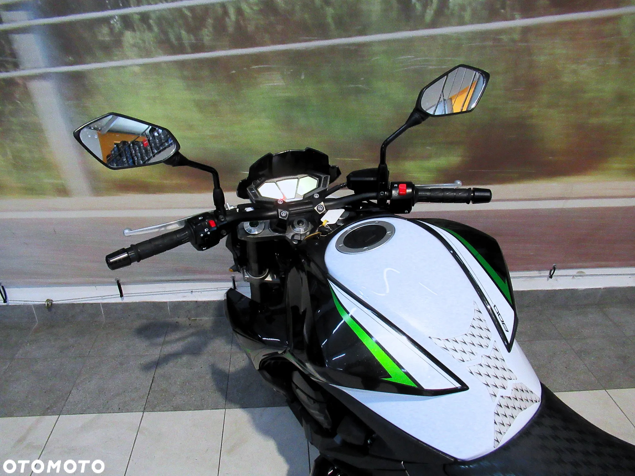 Kawasaki Z - 8