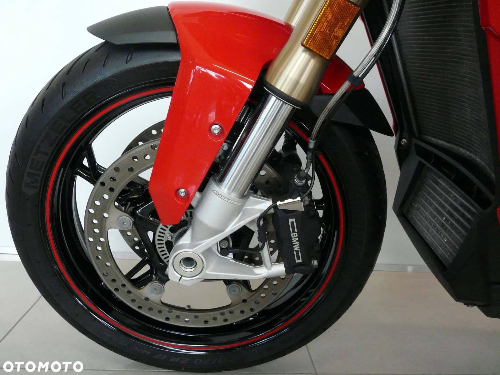 BMW S - 22
