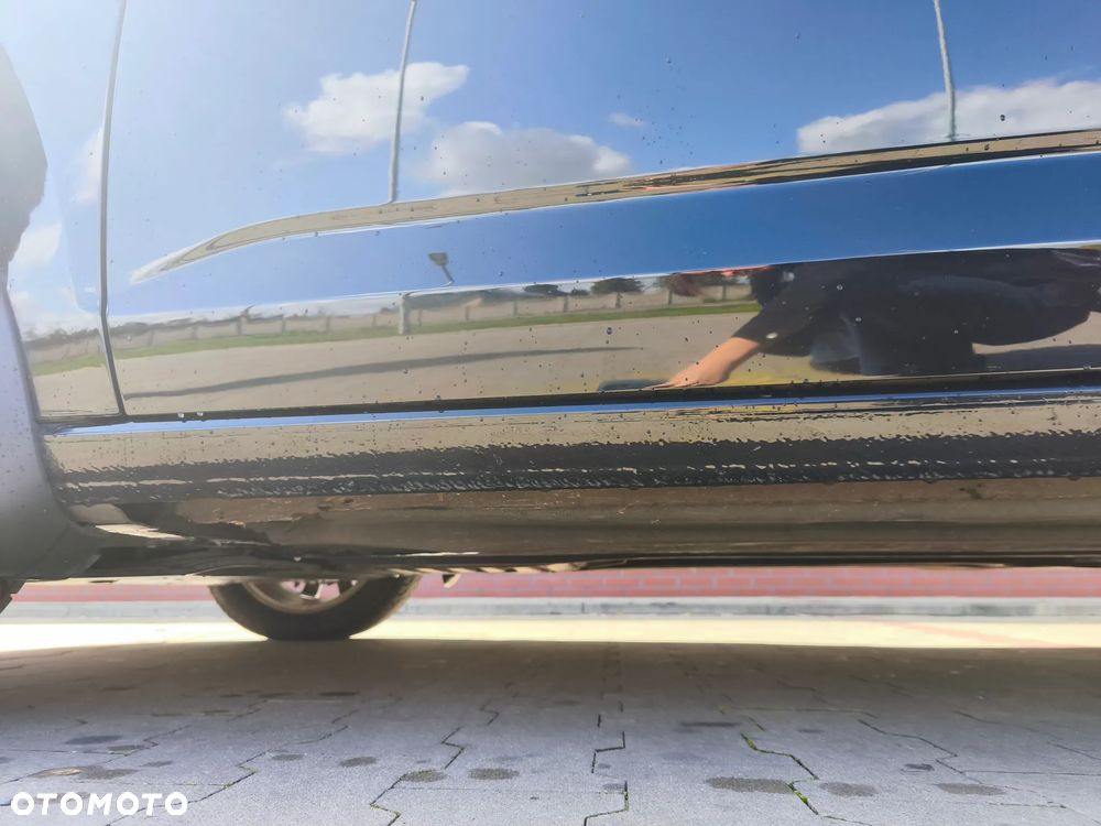 Volkswagen Touran 2.0 TDI SCR Highline - 22