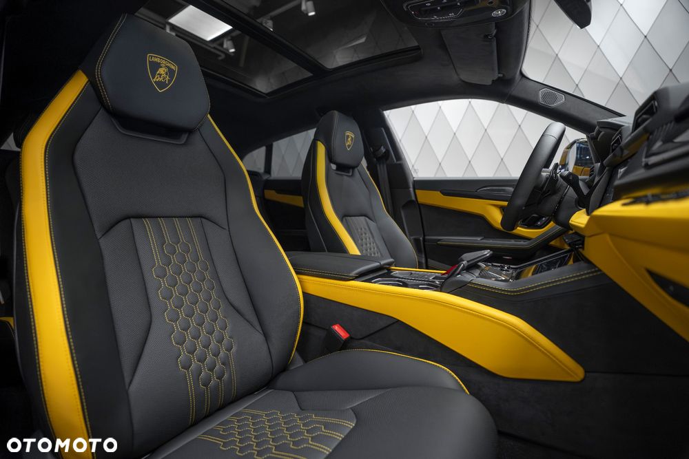 Lamborghini Urus - 17