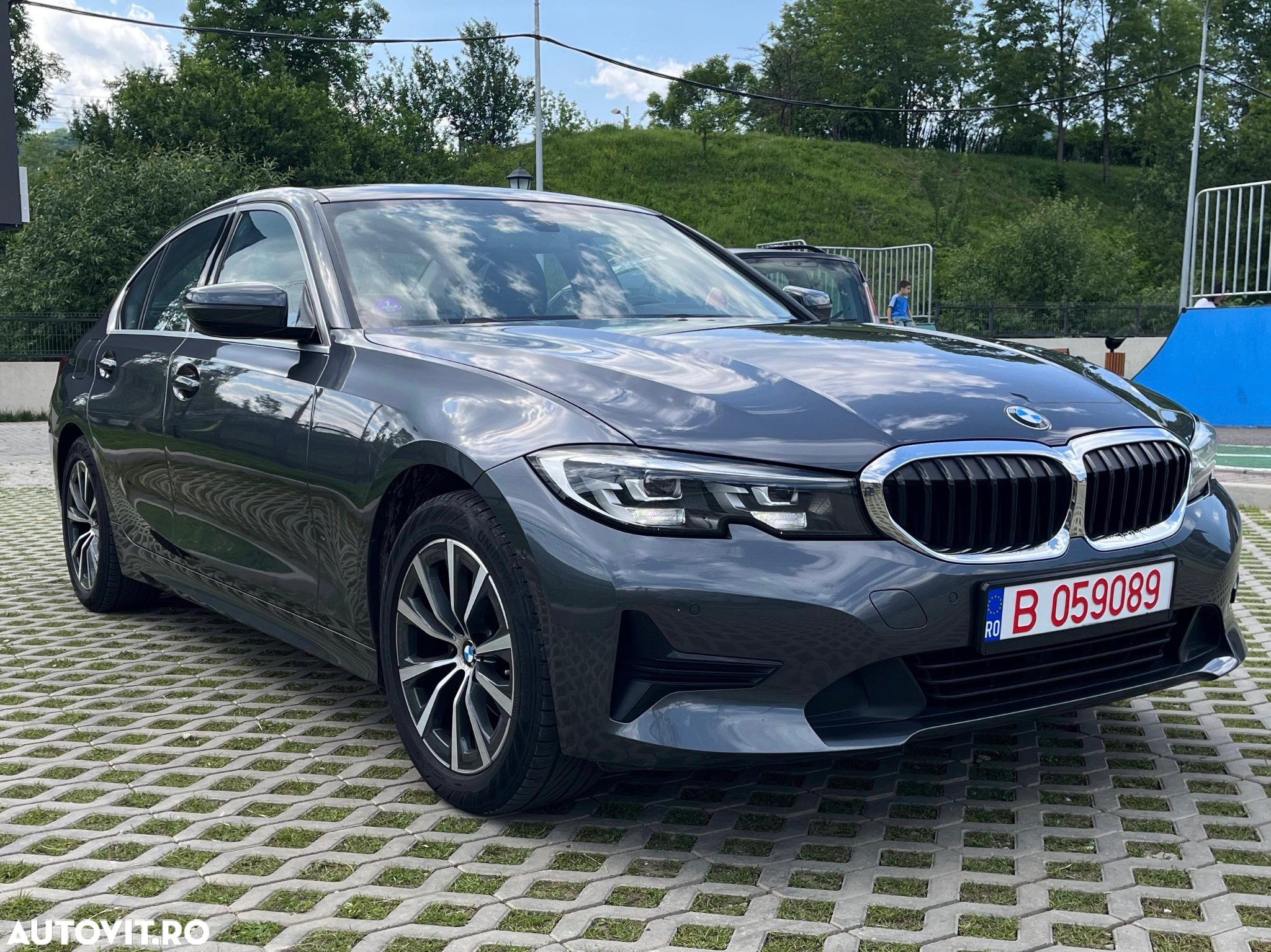 BMW Seria 3 318i AT - 19