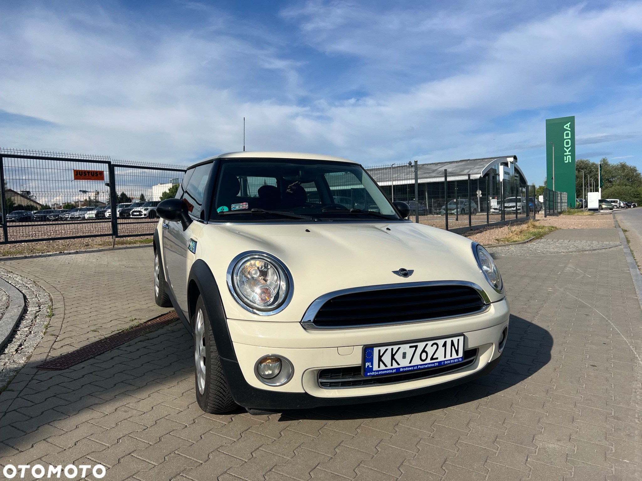 MINI Cooper Standard - 3