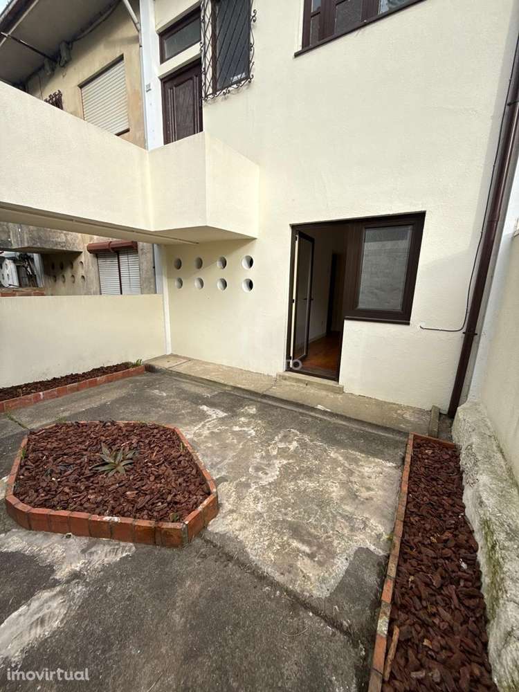 Moradia T2 com dois Pisos , Jardim , Terraço  e vista  do Rio Douro - Grande imagem: 3/26