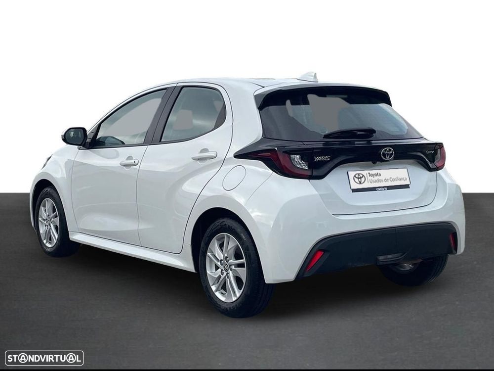 Toyota Yaris 2024 photo 2