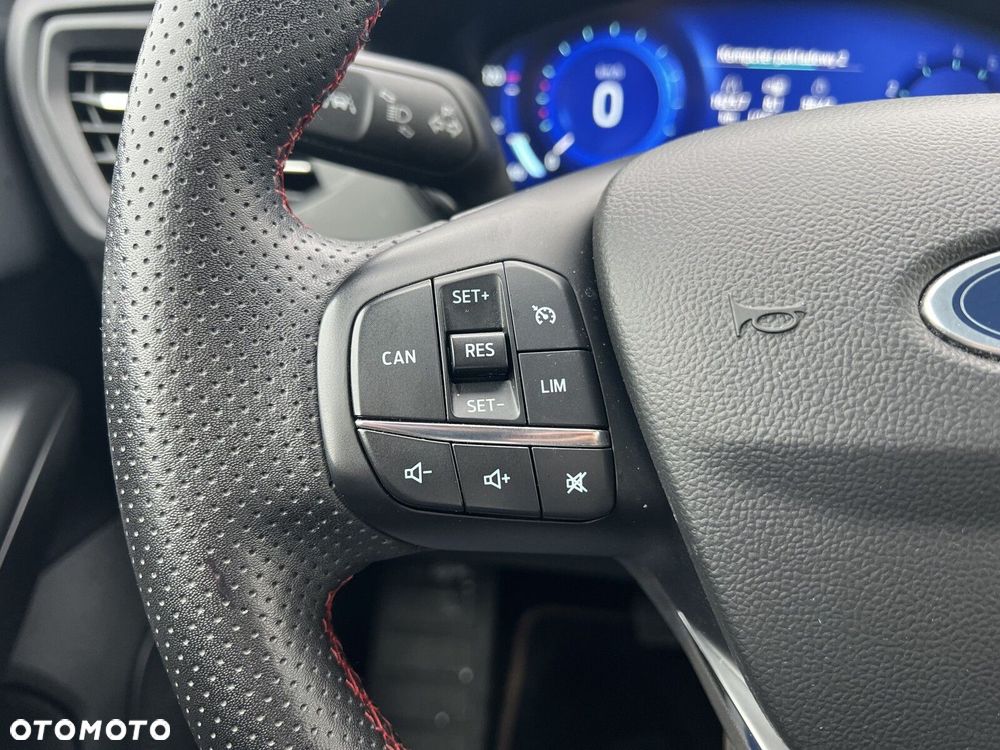 Ford Focus SW - 16