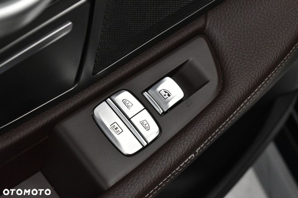 BMW Seria 7 - 27