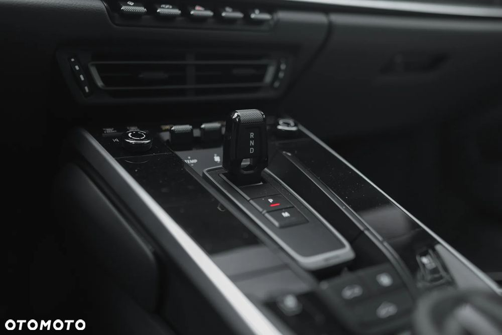 Porsche 911 Carrera S - 25