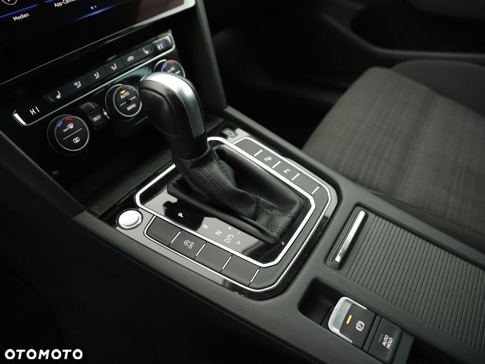 Volkswagen Passat - 10