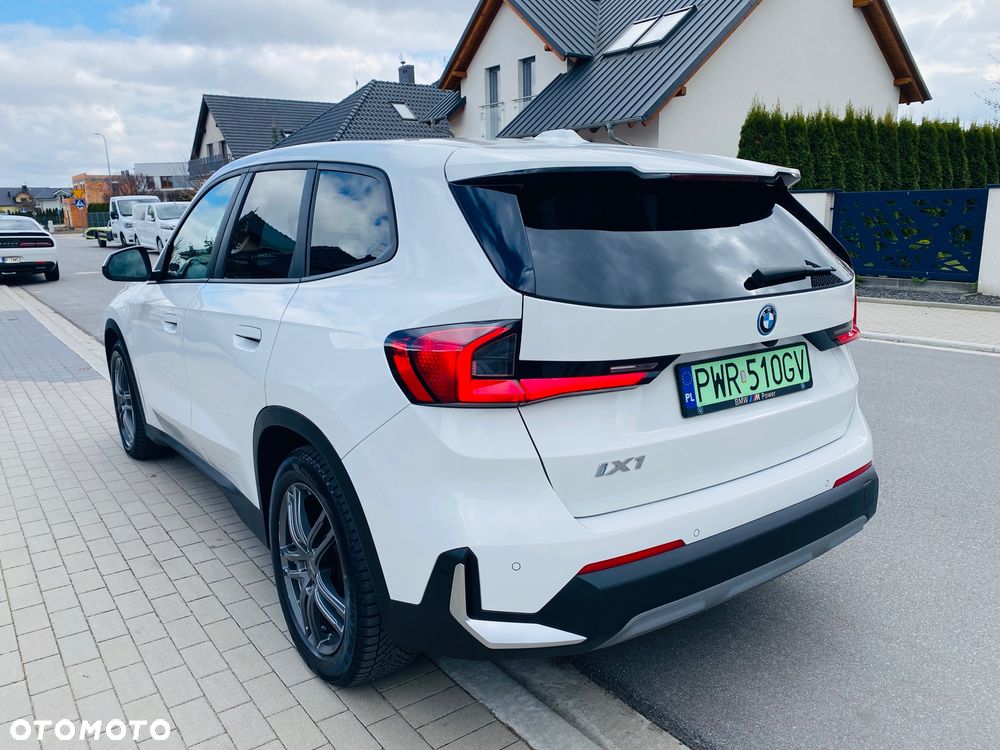 BMW iX1 xDrive30 66.5kWh xLine - 24
