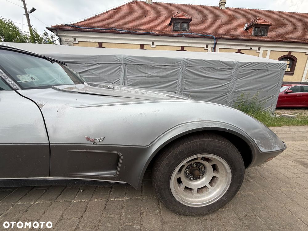 Chevrolet Corvette - 17