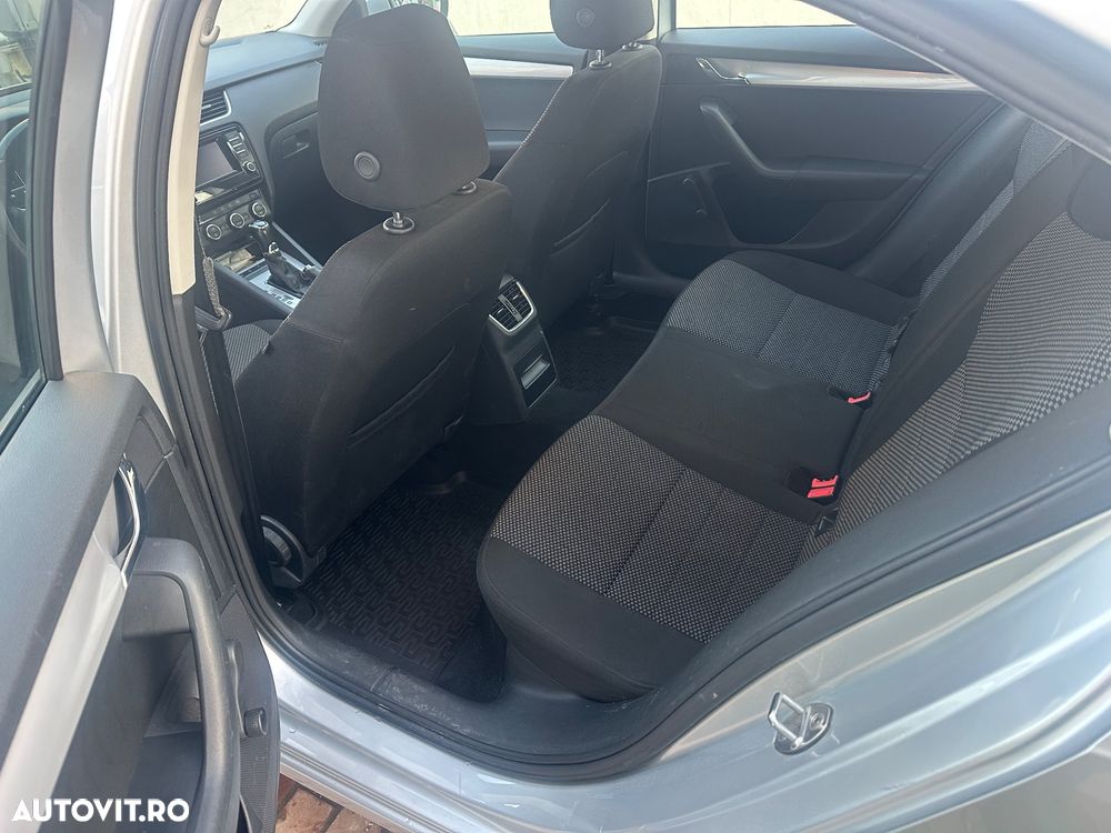 Skoda Octavia 1.6 TDI AMBITION DSG - 7