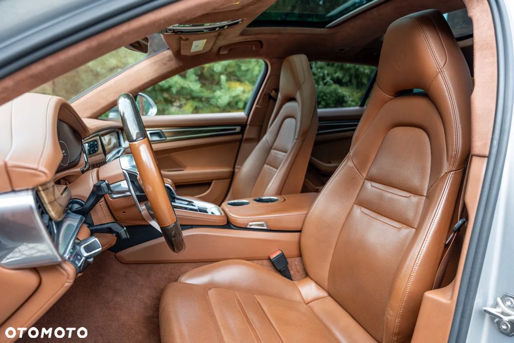 Porsche Panamera 4S Sport Turismo - 25