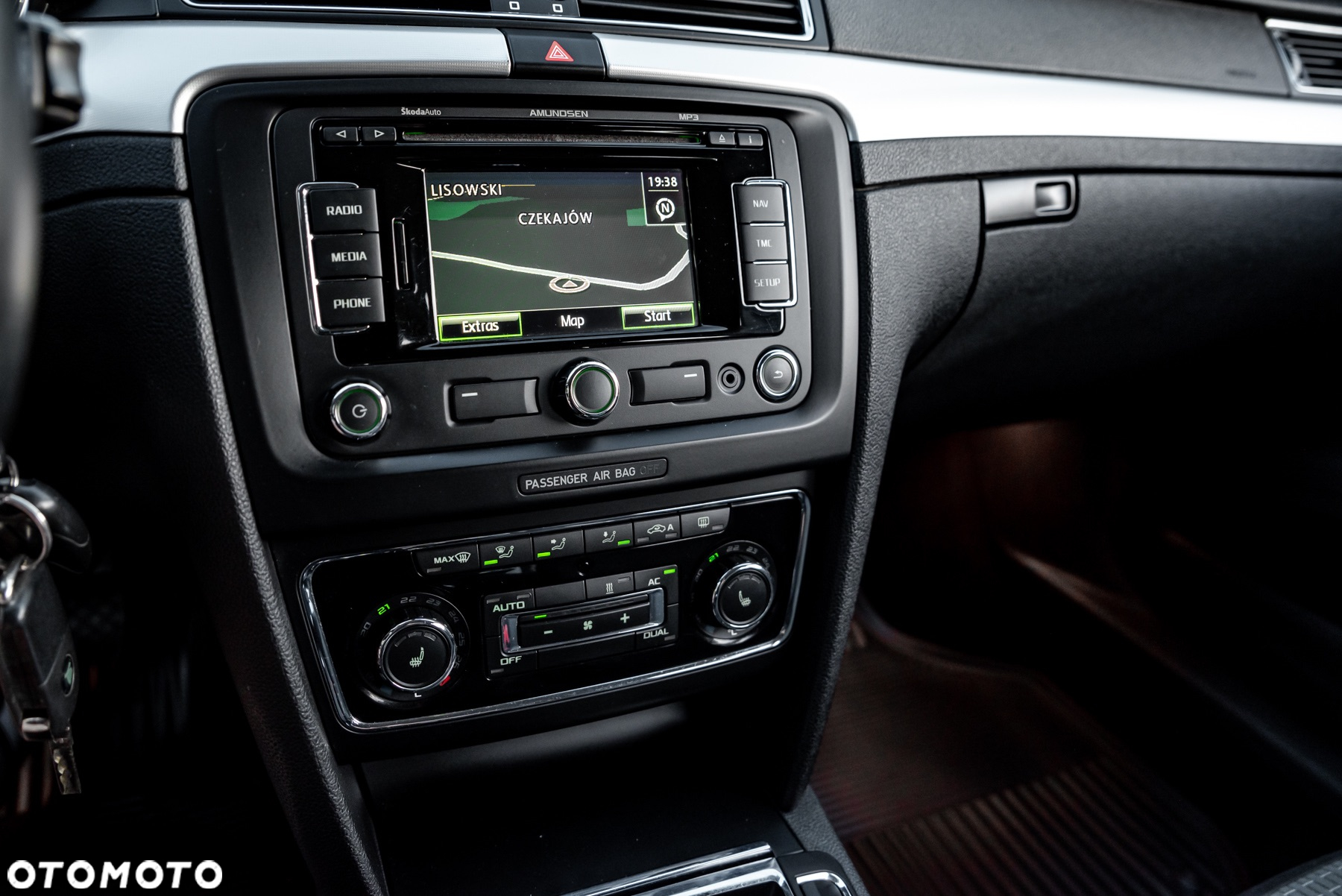 Skoda Superb 2.0 TDI Comfort DSG - 33