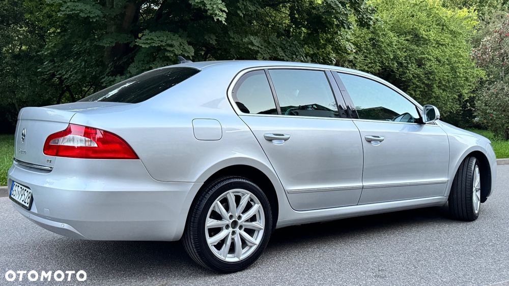 Skoda Superb 2.0 TDI Comfort DSG - 8