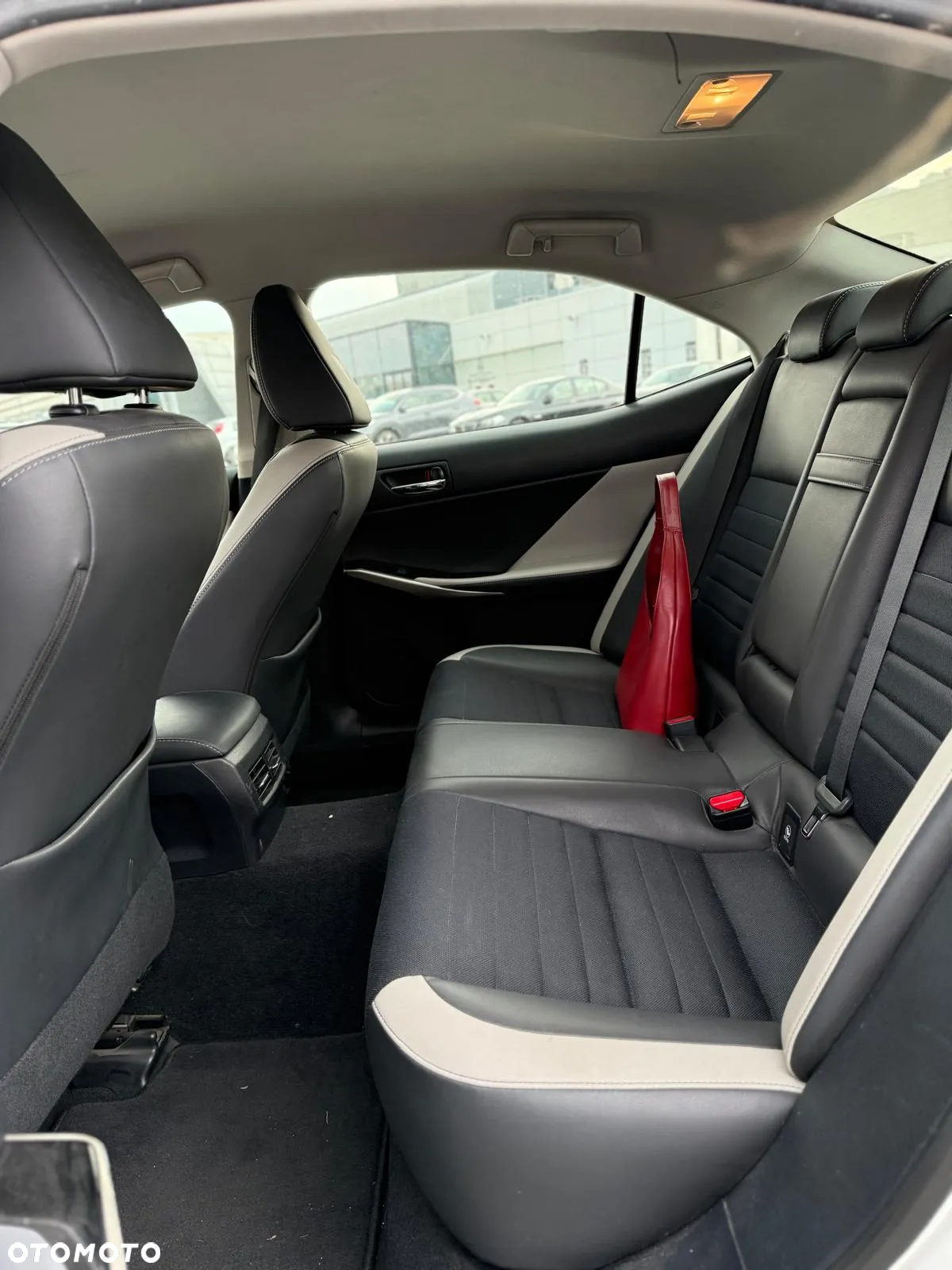Lexus IS 300h Elegance - 20