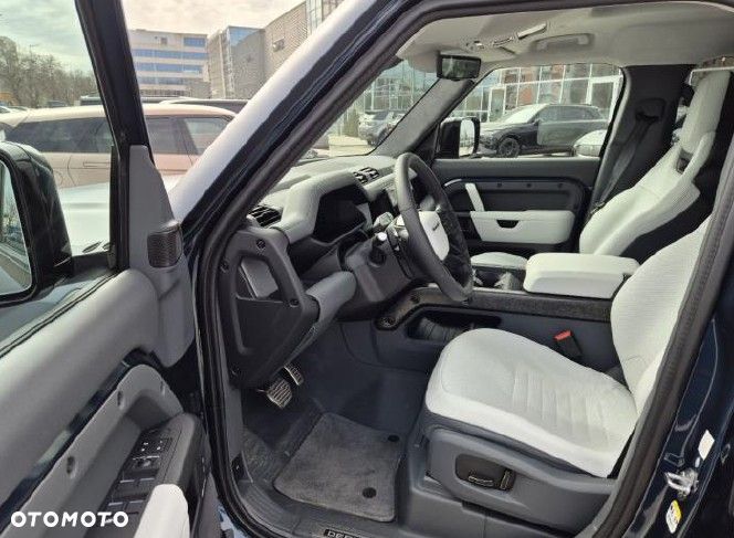 Land Rover Defender 110 P635 OCTA - 9