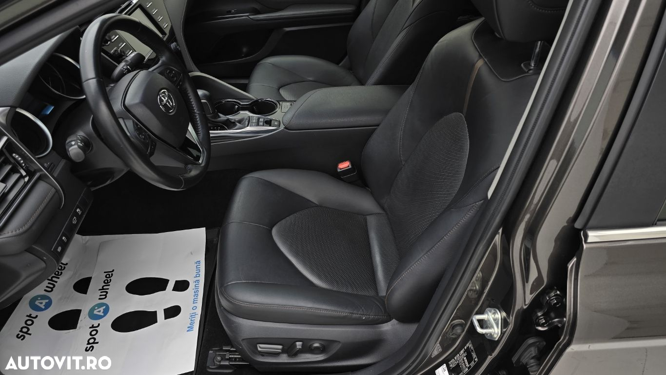 Toyota Camry - 12