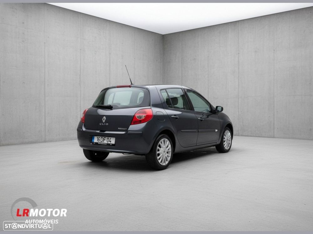 Renault Clio 1.5 dCi Dynamique S - 4