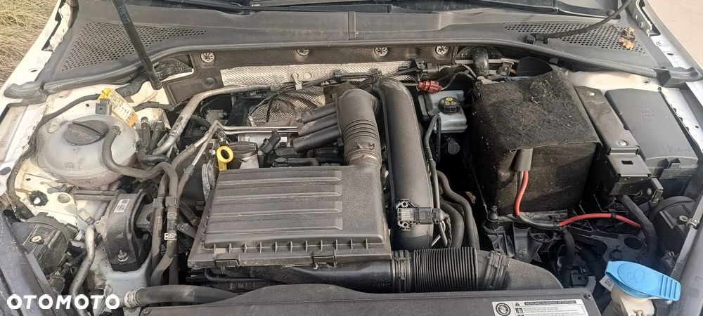 Volkswagen Golf 1.2 TSI BMT Comfortline - 13