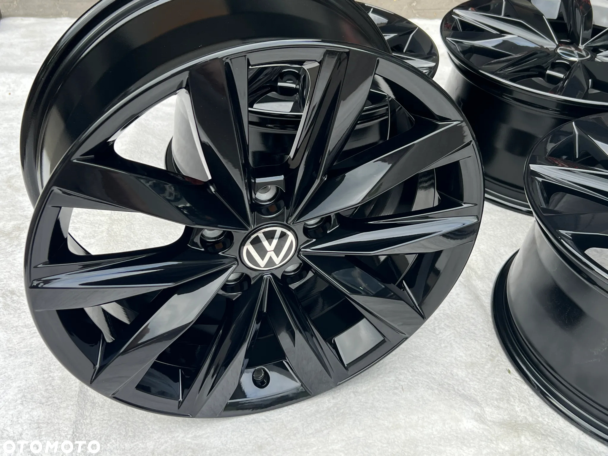 Oryginalne felgi VW T5 T6 T6.1 Multivan Caravelle California 18'' Black edytion - 8