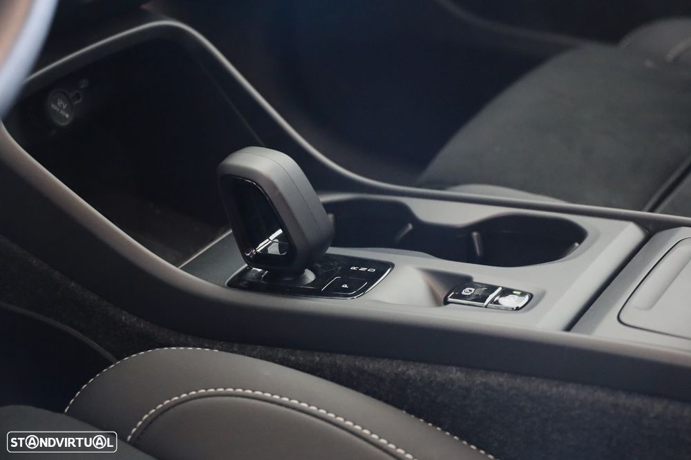 Volvo XC 40 2.0 B3 Core - 17