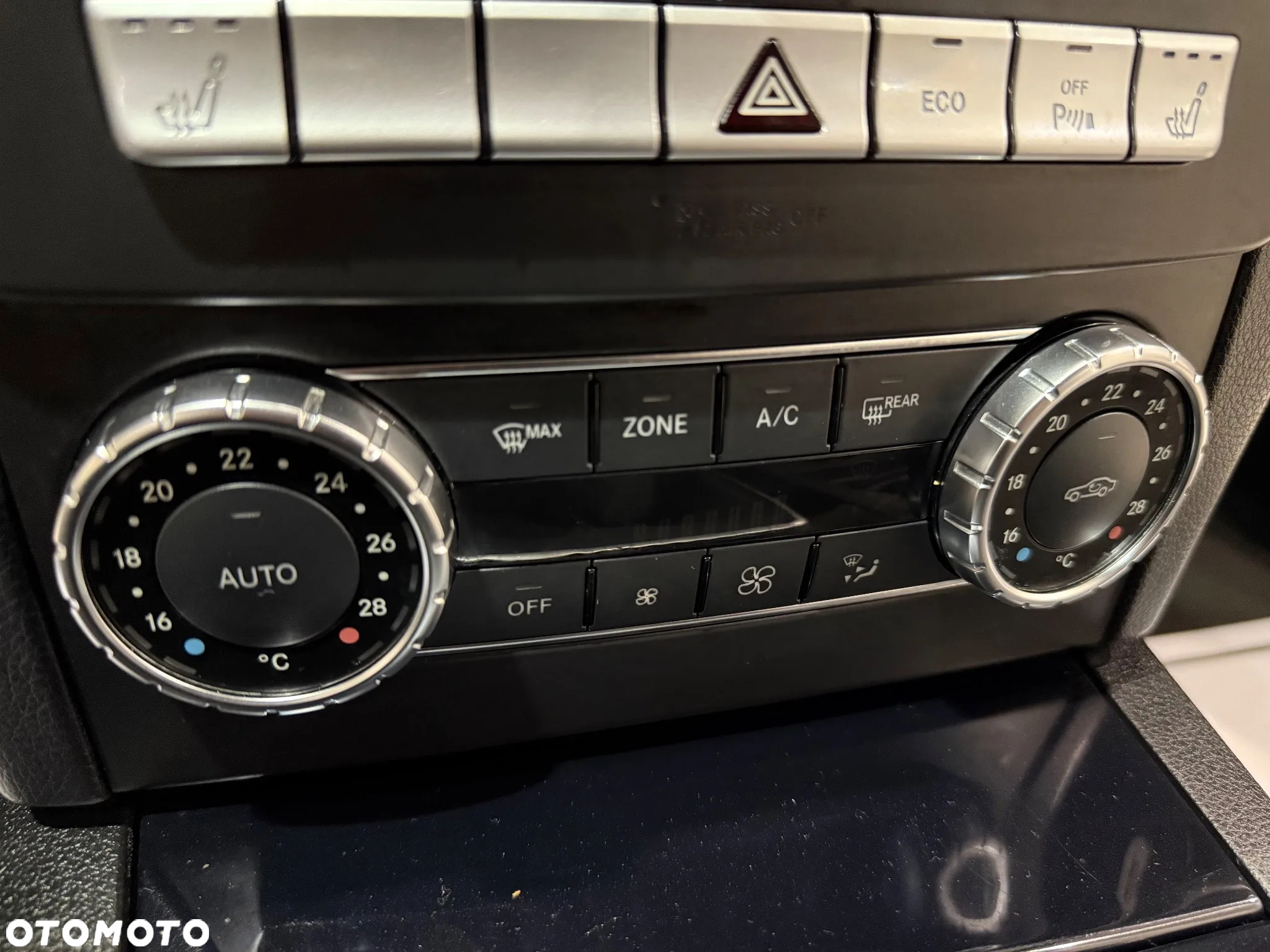 Mercedes-Benz Klasa C 220 CDI DPF Coupe (BlueEFFICIENCY) - 25