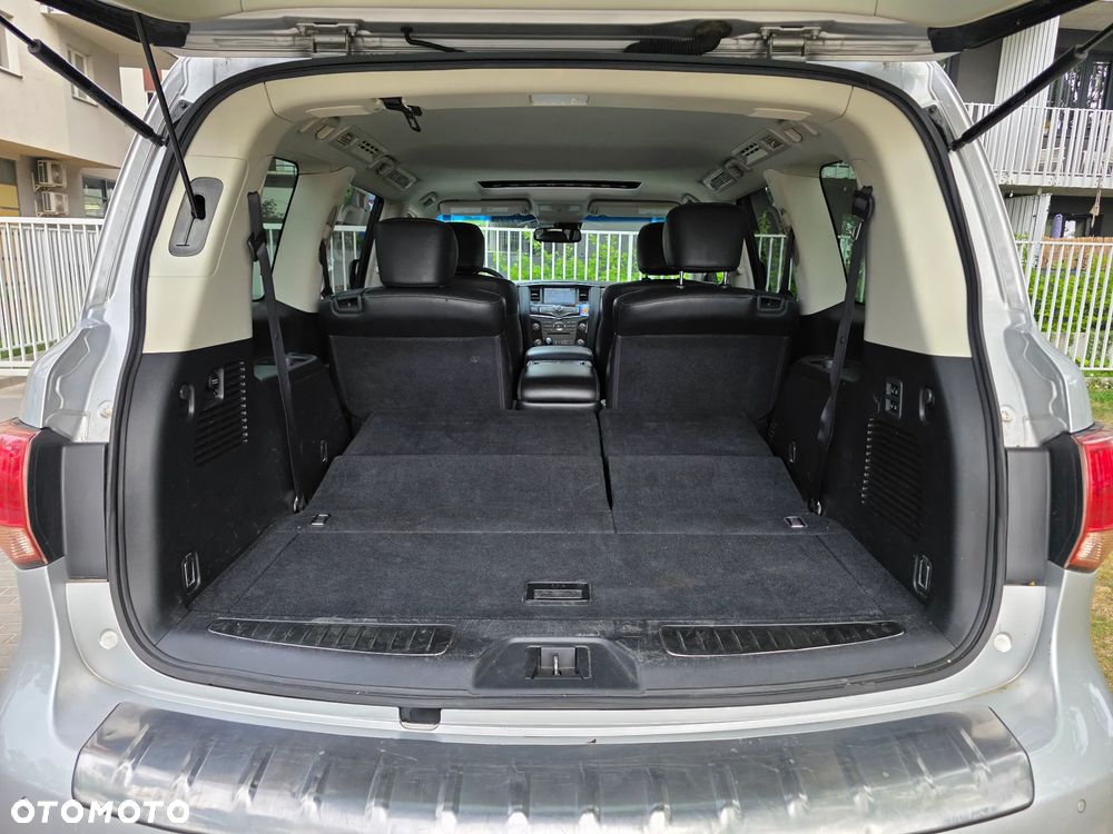 Infiniti QX80 - 30